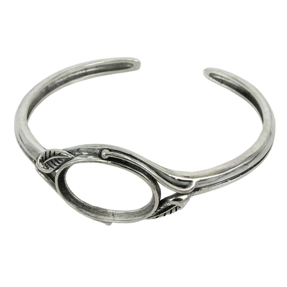 Leaf Motif Cuff Bracelet with 15x20mm Oval Bezel Mounting in Sterling Silver